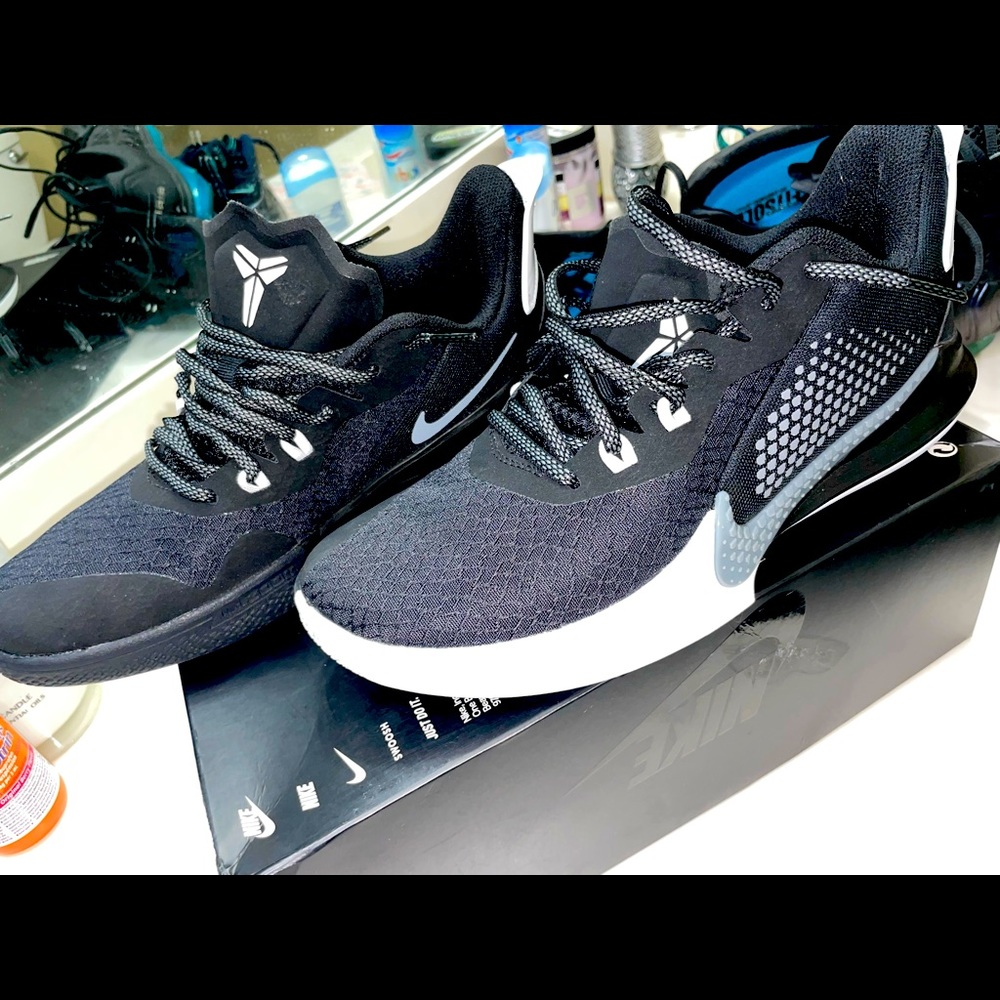 Brand New Kobe Fury’s Size men 8. Worn 1 time